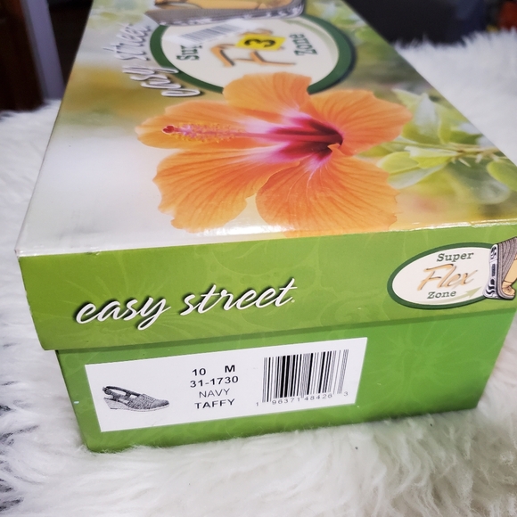 NEW Easy Street Women’s Taffy Slingback Espadrille Wedge Sandals Navy Size 10M - Picture 6 of 6